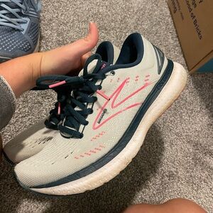 Teal and Pink Brooks Tennis Shoes!